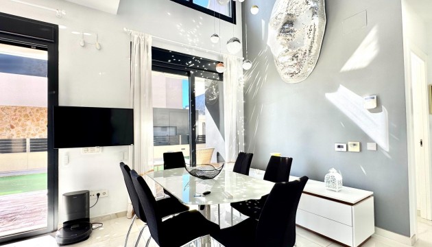 Resale - Detached Villa - Orihuela Costa - Lomas de Cabo Roig