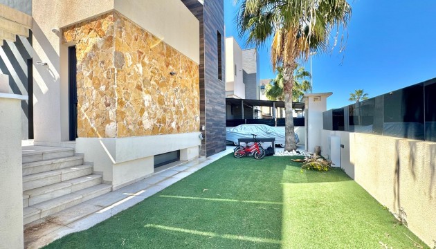 Resale - Detached Villa - Orihuela Costa - Lomas de Cabo Roig