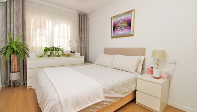 Resale - Apartment - Orihuela Costa - Villamartín