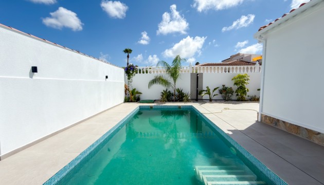 Wiederverkauf - Detached Villa - Torrevieja - La Siesta - El Salado -  Torreta