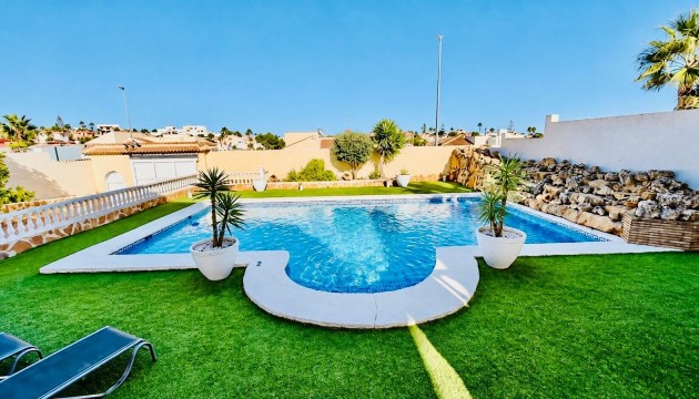Перепродажа - отдельная вилла - Ciudad Quesada
