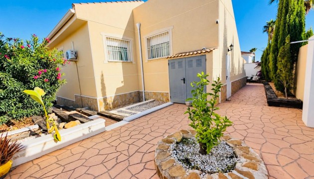 Перепродажа - отдельная вилла - Ciudad Quesada