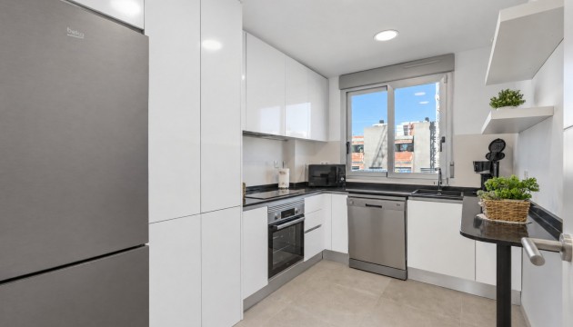 Wiederverkauf - Apartment - Torrevieja - Avenida de Corcega, 8