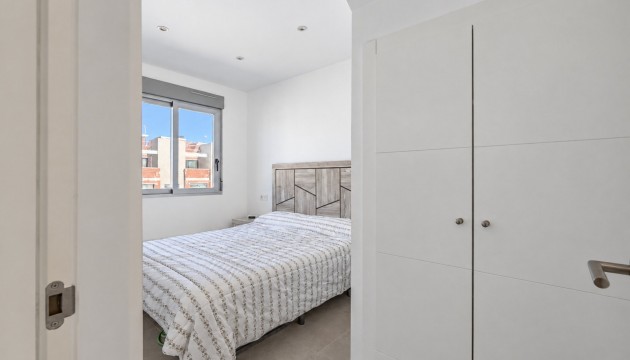 Wiederverkauf - Apartment - Torrevieja - Avenida de Corcega, 8