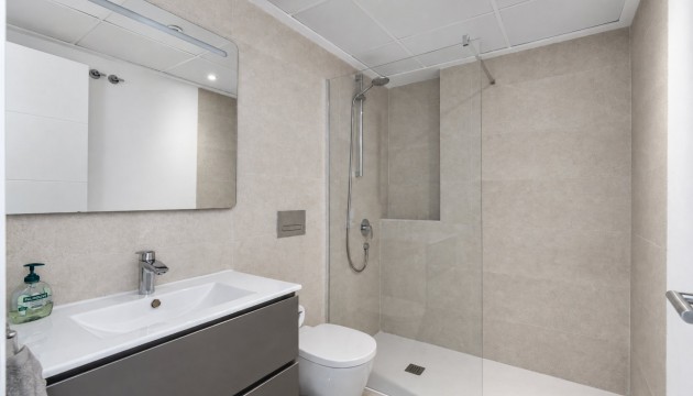 Wiederverkauf - Apartment - Torrevieja - Avenida de Corcega, 8