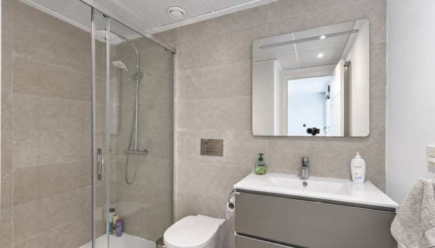 Wiederverkauf - Apartment - Torrevieja - Avenida de Corcega, 8