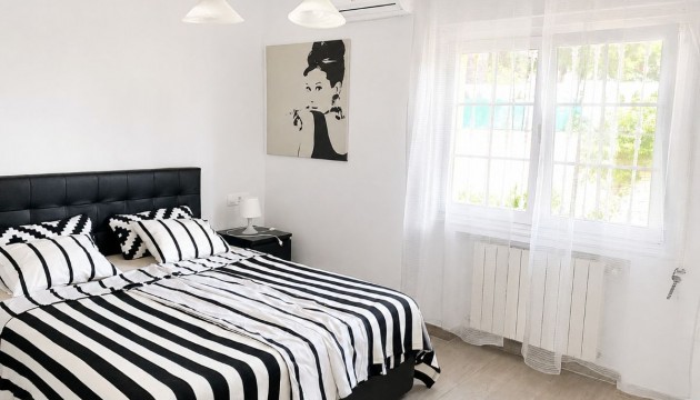 Wiederverkauf - Detached Villa - Orihuela - La Zenia