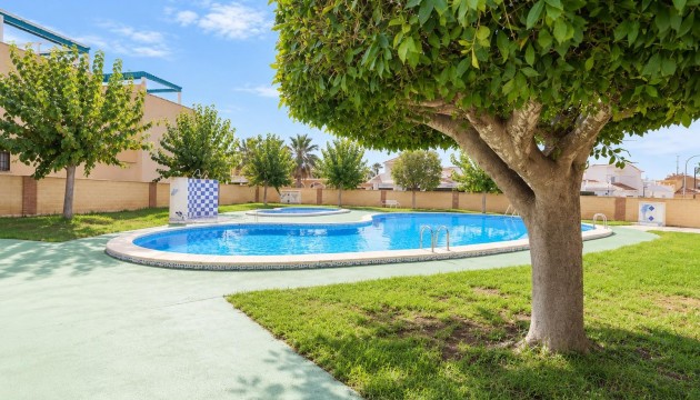 Wiederverkauf - Bungalow - Torrevieja - La Siesta - El Salado -  Torreta