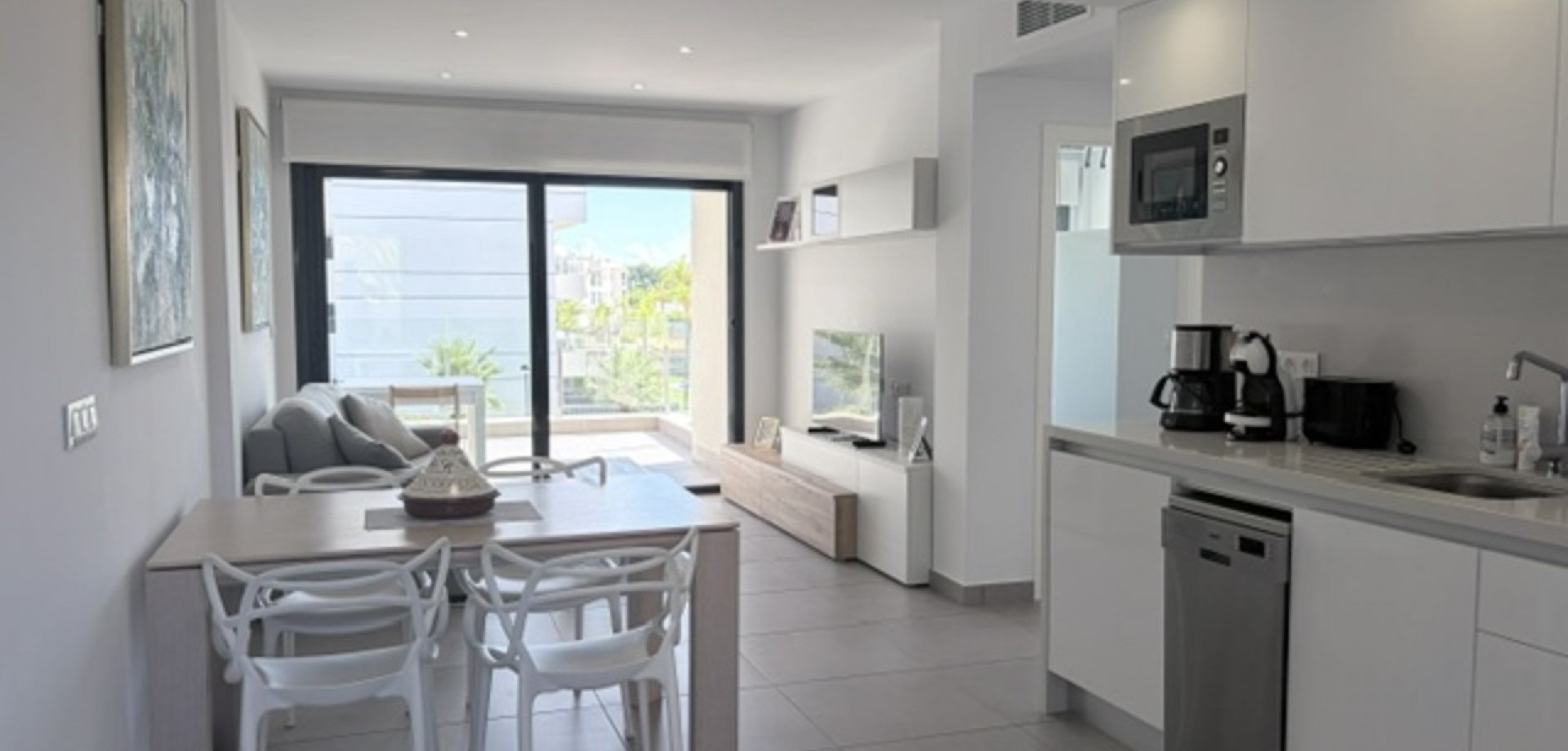 Apartment in Villamartin - Image 5