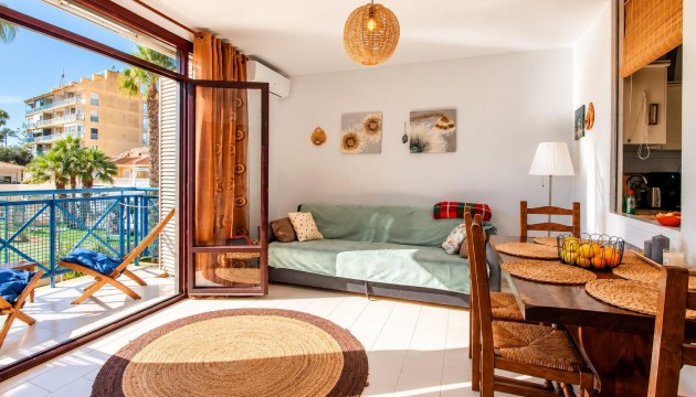Odsprzedaż - Apartment - Torrevieja - Nueva Torrevieja - Aguas Nuevas